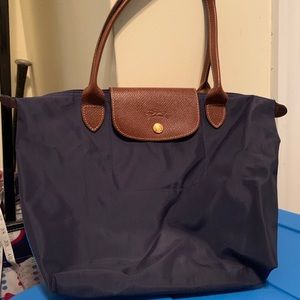 Small navy blue Longchamp purse